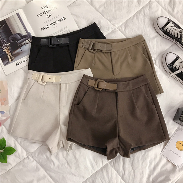 Magas derekú női rövidnadrág új modellje, több színben - retro stílusban