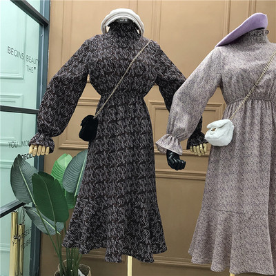 Rochie de dama model decupata cu nasturi si guler polo in mai multe culori