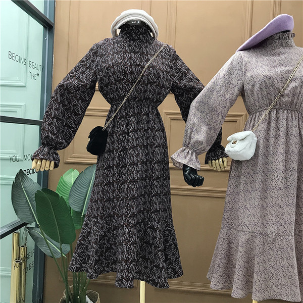 Rochie de dama model decupata cu nasturi si guler polo in mai multe culori