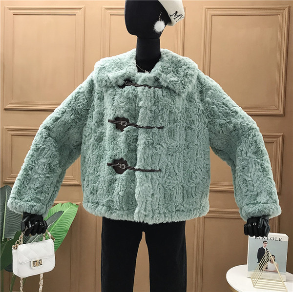 Модерно дамско пухено палто с копчета в няколко цвята