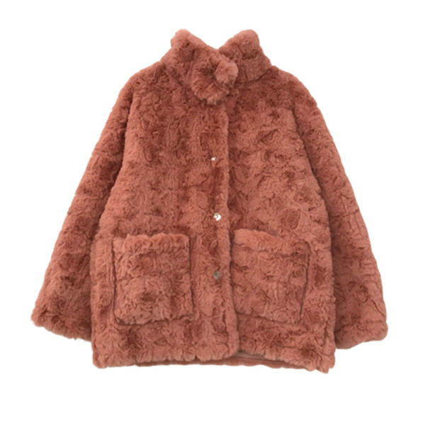 Дамско пухено палто с копчета и джобове в бял,розов и бежов цвят