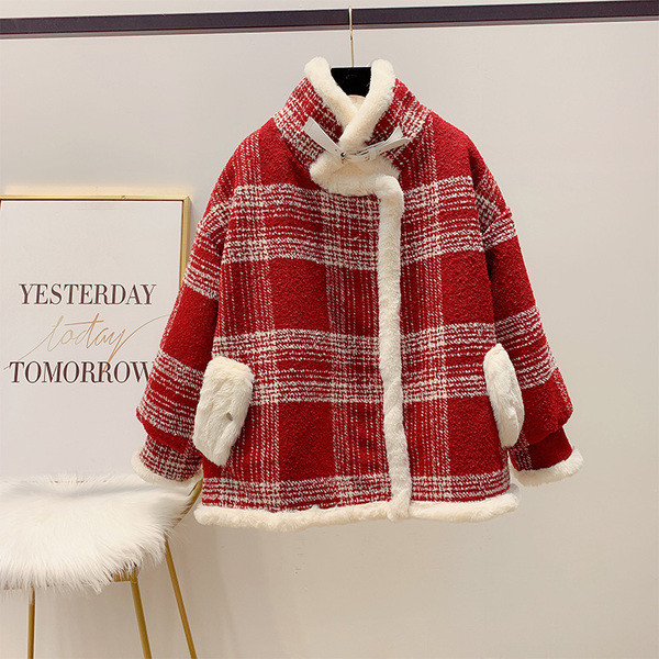 Női téli kockás kabát puha béléssel, piros színben