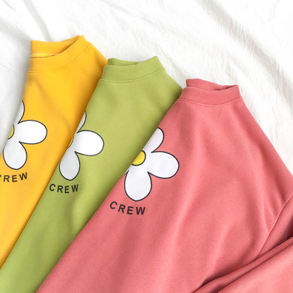 Alkalmi női blúz ovális nyakkivágással és rátéttel, három színben