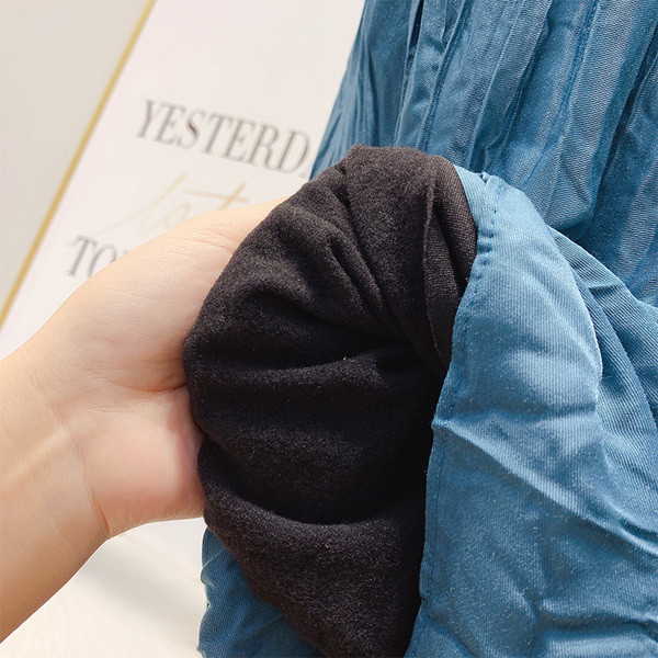 Hosszú női redőzött szoknya, magas derékkal