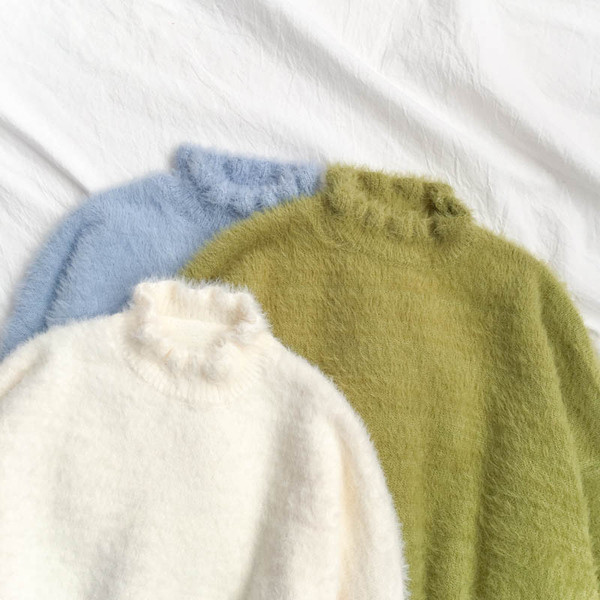 Női pulóver három színben széles modell félmagas gallérral