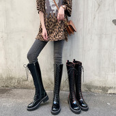 Cizme de damă până la genunchi cu șireturi - două modele cu căptușeală roșie sau verde