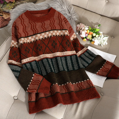 Női pulóver ovális nyakkivágással, piros és bézs színben