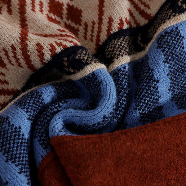 Női pulóver ovális nyakkivágással, piros és bézs színben