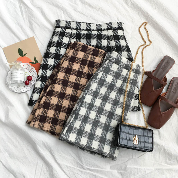 Fusta dama in carouri in trei culori cu talie inalta si fermoar