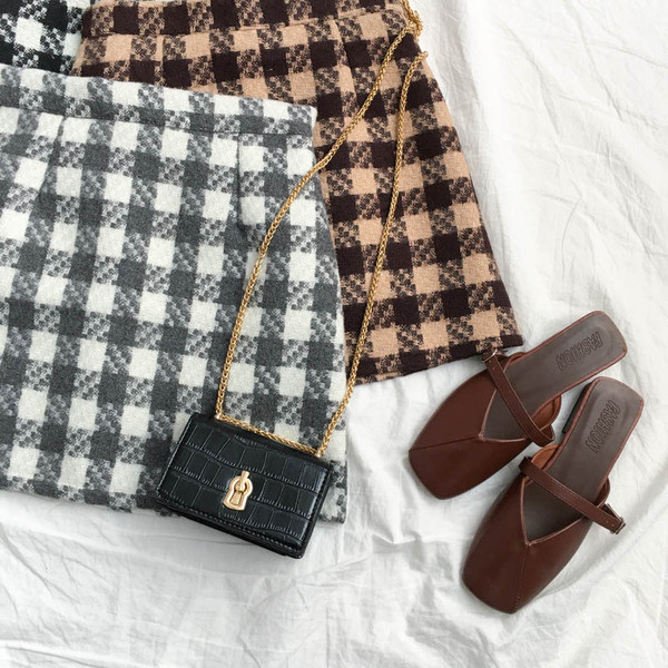 Fusta dama in carouri in trei culori cu talie inalta si fermoar