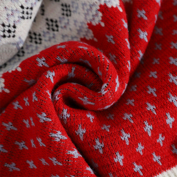 Pulover modern cu motiv de Crăciun în roșu și albastru