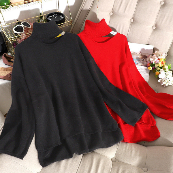 Női pulóver kivágott résszel, magas gallérral piros, fehér és fekete színben