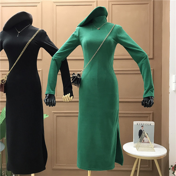 Rochie dama model slim cu guler inalt si crapatura in negru si verde