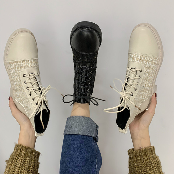 Öko bőrből és textilből készült női őszi csizma fehér és fekete színben