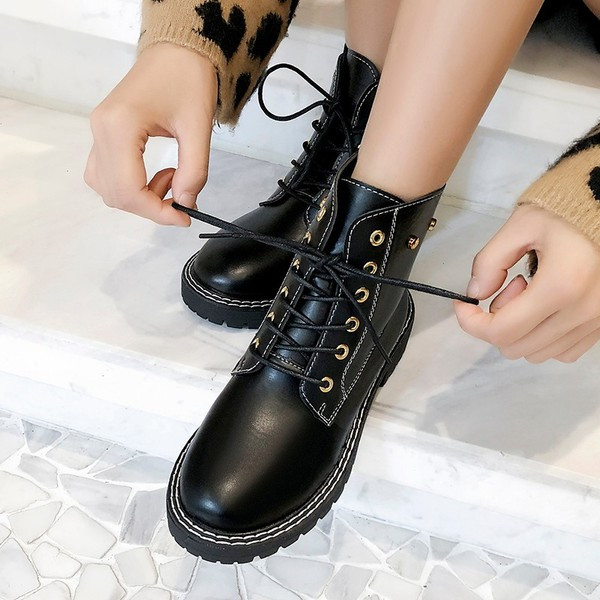 Lezser őszi csizma fűzős fekete színben