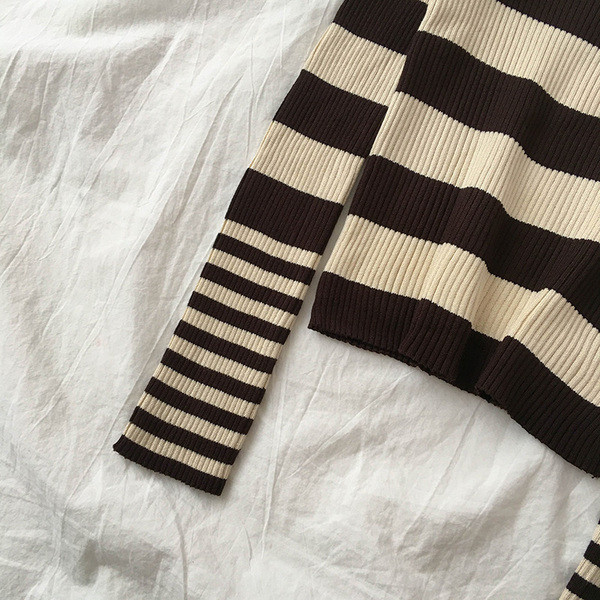 Női csíkos pulóver négy színben polo gallérral és hosszú ujjal