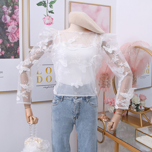 Bluză de damă modernă cu broderie - în mai multe culori