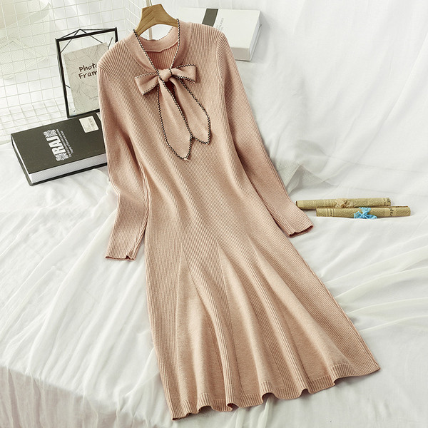 Őszi női hosszú ruha gallérján szalaggal - többféle színben