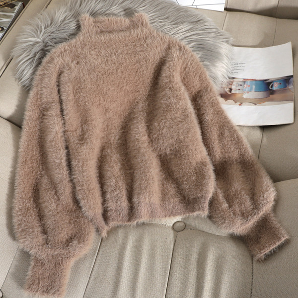 Pulover de puf de damă cu guler polo și mâneci largi