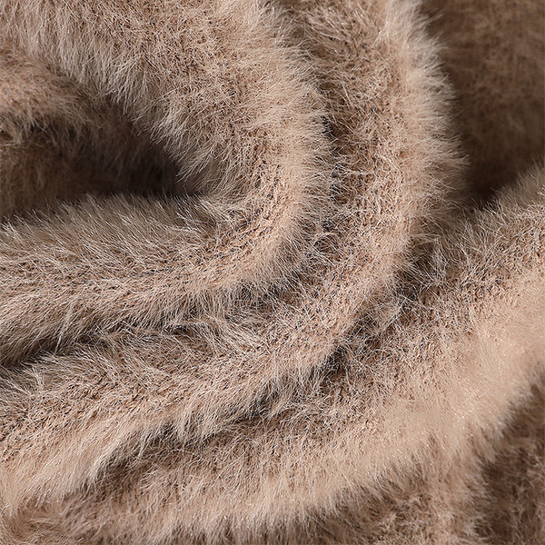 Pulover de puf de damă cu guler polo și mâneci largi