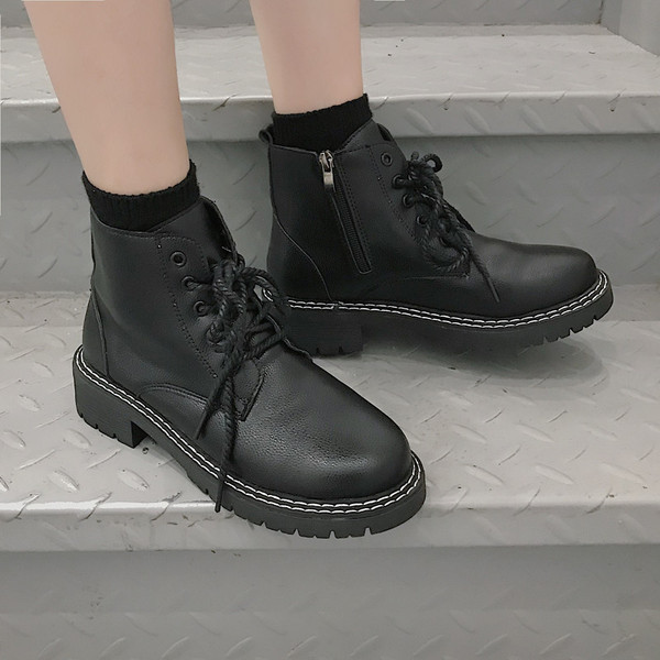 Női őszi alkalmi csizma fűzővel és cipzárral barna és piros színben