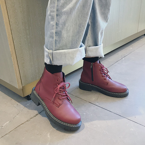 Női őszi alkalmi csizma fűzővel és cipzárral barna és piros színben