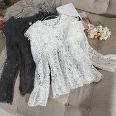 Csipke ing gombokkal és kövekkel fehér és fekete színben