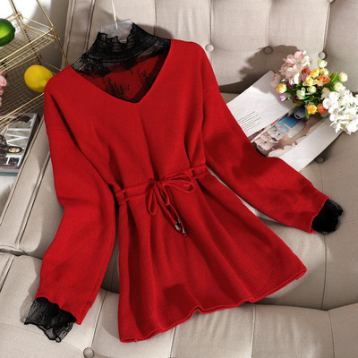 Női pulóver csipkével és derékkötővel