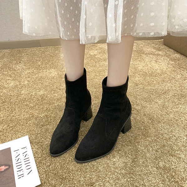 Ghete de dama moderne din piele intoarsa eco model ascutit