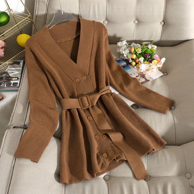 Női mellény gombokkal és övvel fehér, barna és fekete színben