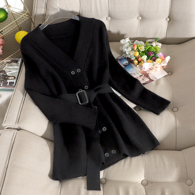 Női mellény gombokkal és övvel fehér, barna és fekete színben