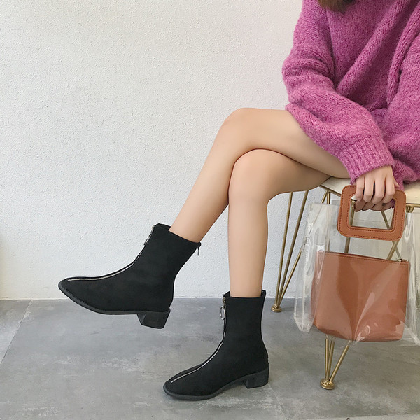 Öko velúrból készült női csizma bézs és fekete cipzárral - két modell