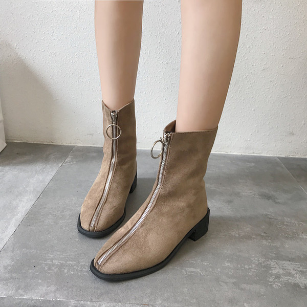 Öko velúrból készült női csizma bézs és fekete cipzárral - két modell