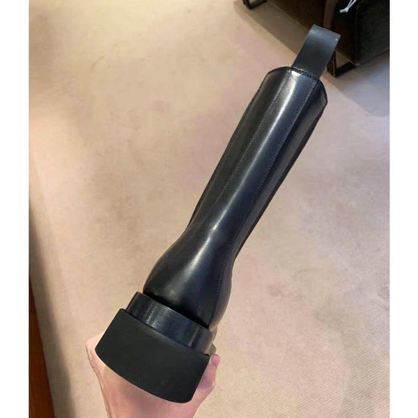 Női alkalmi csizma durva talppal, fekete színben