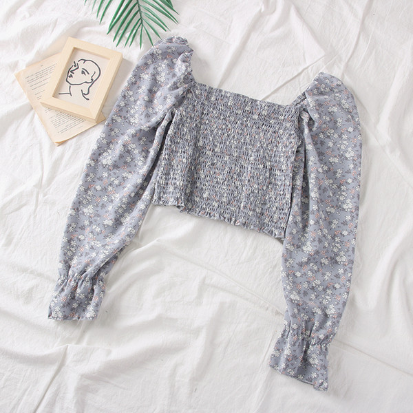 Új modell női blúz puffos ujjakkal, virágos motívumokkal