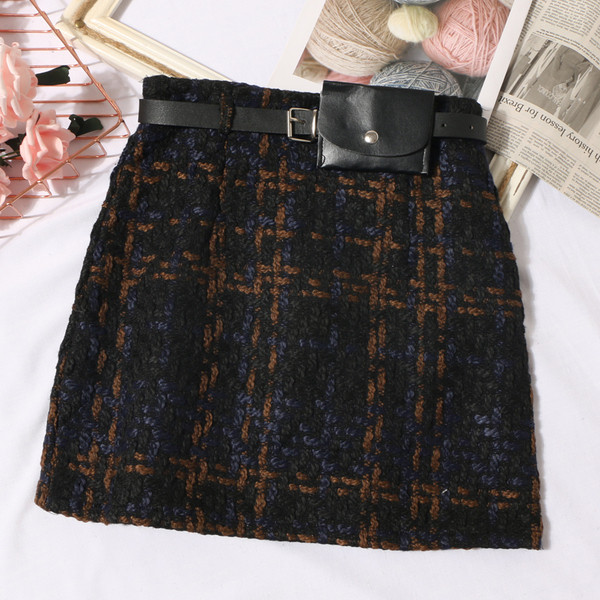 Kockás női szoknya két színben övvel, magas derékkal