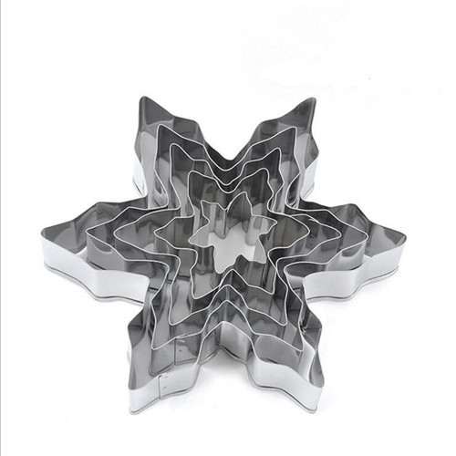 5 formájú készlet - különböző méretű rozsdamentes acél hópelyhek karácsonyi sütihez