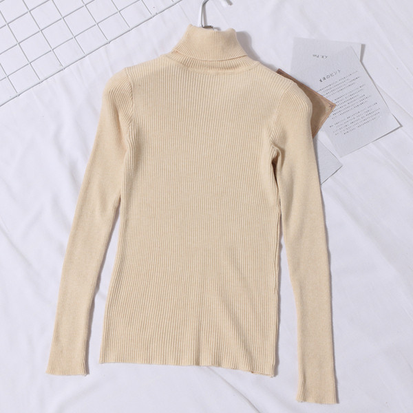 Alkalmi női blúz Karcsú modell négy színben pólógallérral