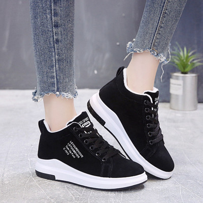 Női alkalmi tornacipő öko velúrból és meleg béléssel