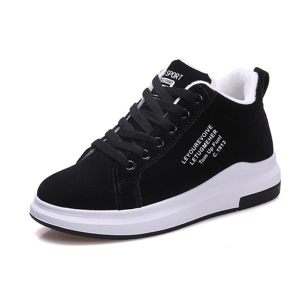 Női alkalmi tornacipő öko velúrból és meleg béléssel