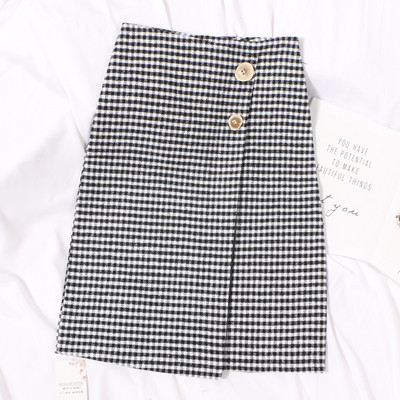 Női kockás szoknya két színben, magas derékkal, gombokkal