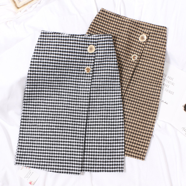 Női kockás szoknya két színben, magas derékkal, gombokkal