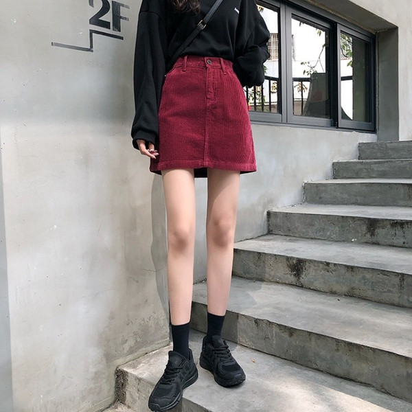 Rövid kordbársony női szoknya fekete és bordó színben