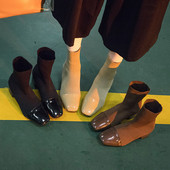 Női tavaszi-őszi zoknis csizma bézs, barna és fekete színben