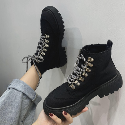 Női tavaszi-őszi textilcsizma bézs és fekete színben