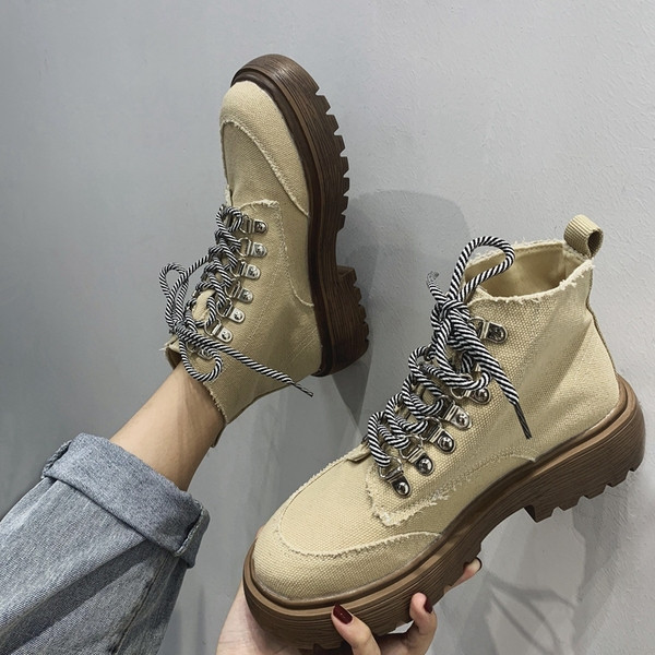 Női tavaszi-őszi textilcsizma bézs és fekete színben