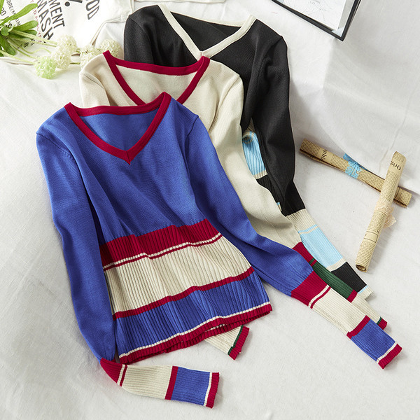 Női blúz spitz nyakkivágással télre