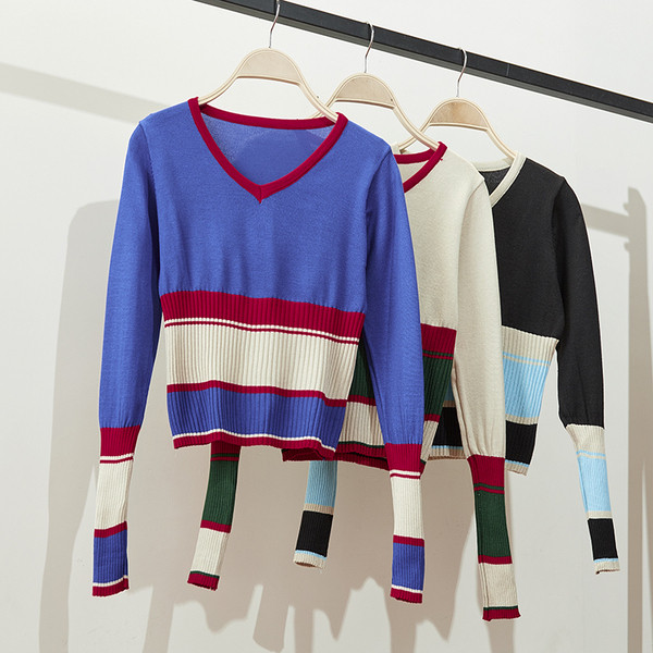 Női blúz spitz nyakkivágással télre