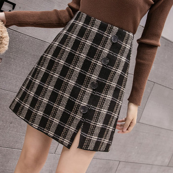 Kockás női szoknya két színben, gombokkal és hasítékkal