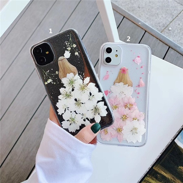 Husa din silicon cu model floral in alb si roz pentru Iphone 11